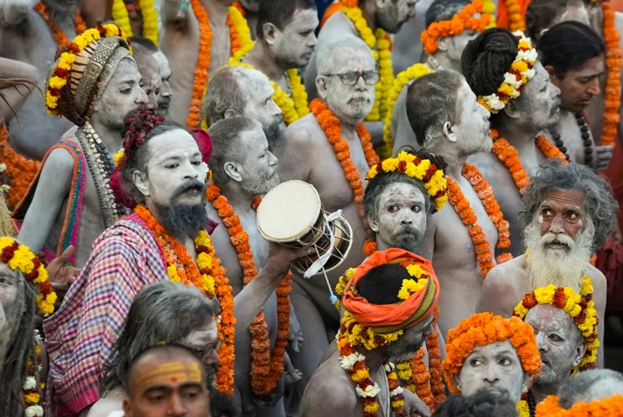 Kashi Vishwanath: মহাদেবের নগরী কাশীতে মহাশিবরাত্রি উপলক্ষে ভক্তদের ব্যাপক ভিড়