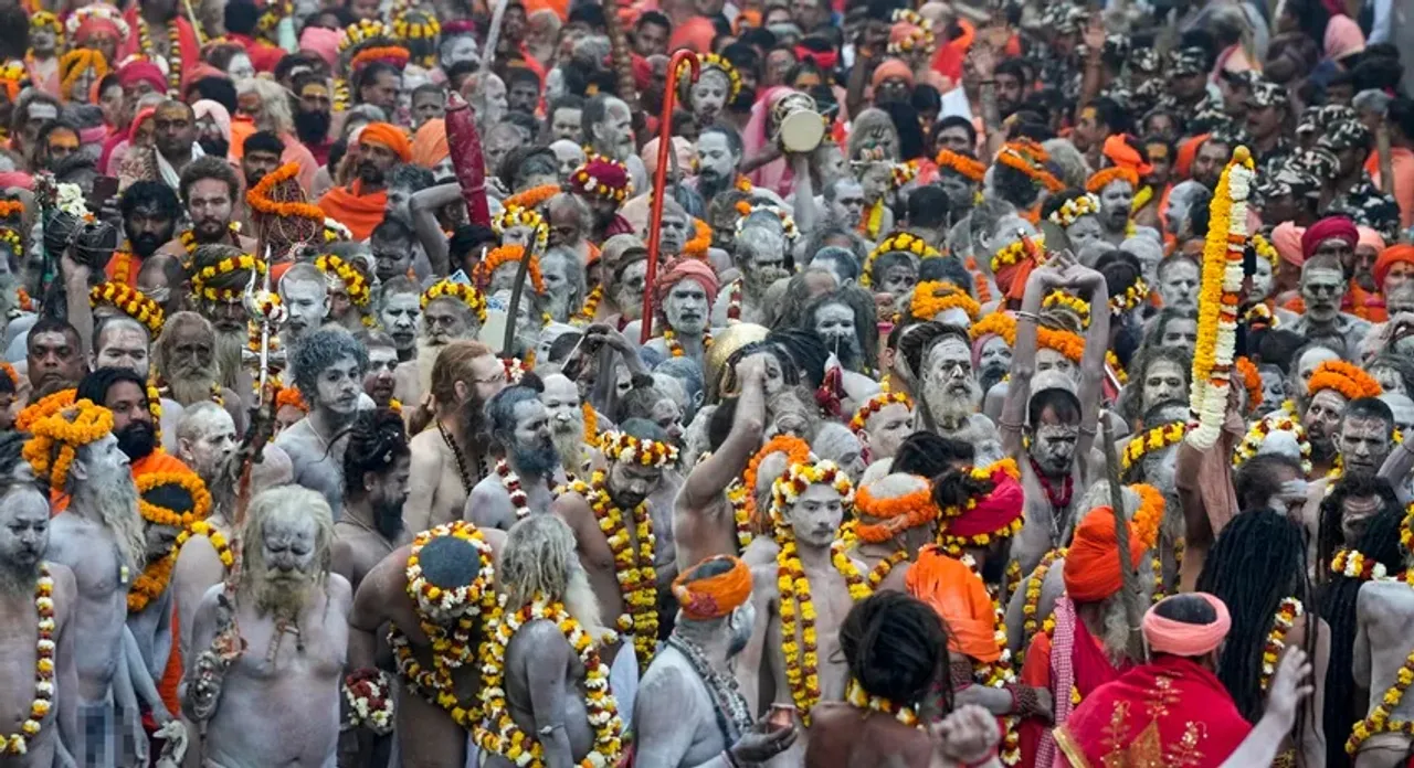 Kashi Vishwanath: মহাদেবের নগরী কাশীতে মহাশিবরাত্রি উপলক্ষে ভক্তদের ব্যাপক ভিড়