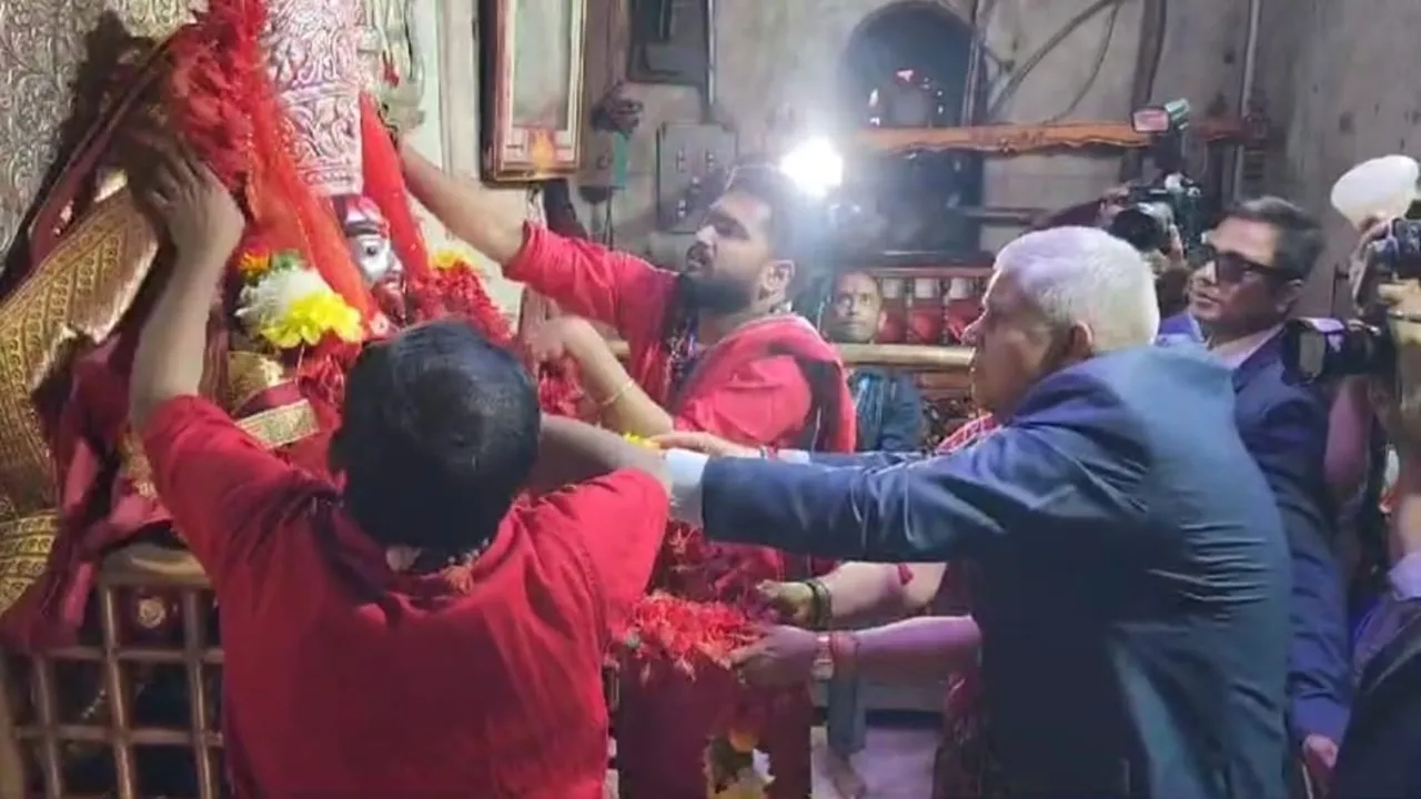 Vice President Jagdeep Dhankar offered puja at Tarapith temple: তারাপীঠ মন্দিরে পুজো দিলেন সস্ত্রীক উপ-রাষ্ট্রপতি জগদীপ ধনকড়।