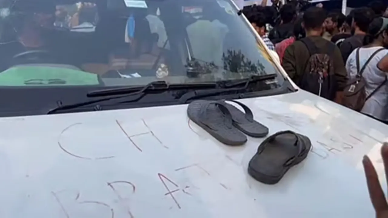   Jadavpur University Chaos wbcupa sfi clash education minister bratya basu News In Bengali 