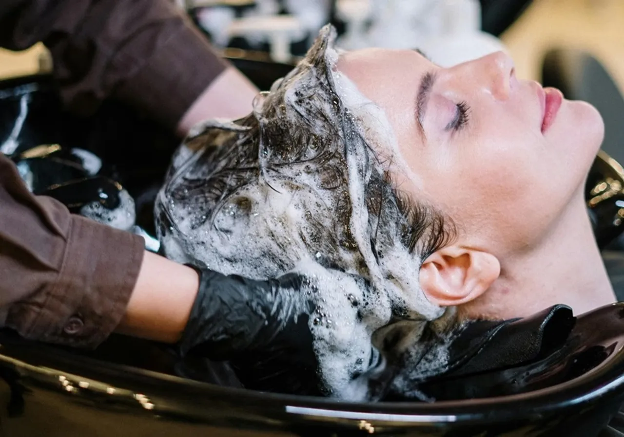 History of Shampoo: শ্যাম্পুর আবিষ্কার হয়েছিল ভারতেই, সুবে বাংলারই এক ব্যবসায়ী ইউরোপে শ্যাম্পু নিয়ে যান