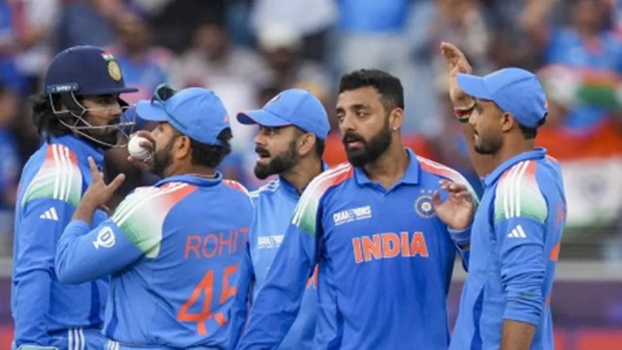 Team India-Varun Chakravarthy: ভারতীয় দলের সদস্যদের সঙ্গে বরুণ চক্রবর্তী
