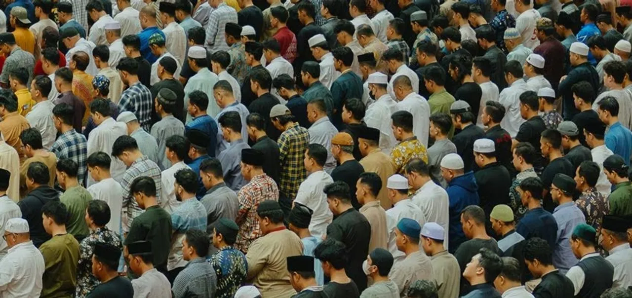 Fastest Growing Religions: বিশ্বে কোন ধর্মের মানুষের সংখ্যা দ্রুত হারে বাড়ছে?