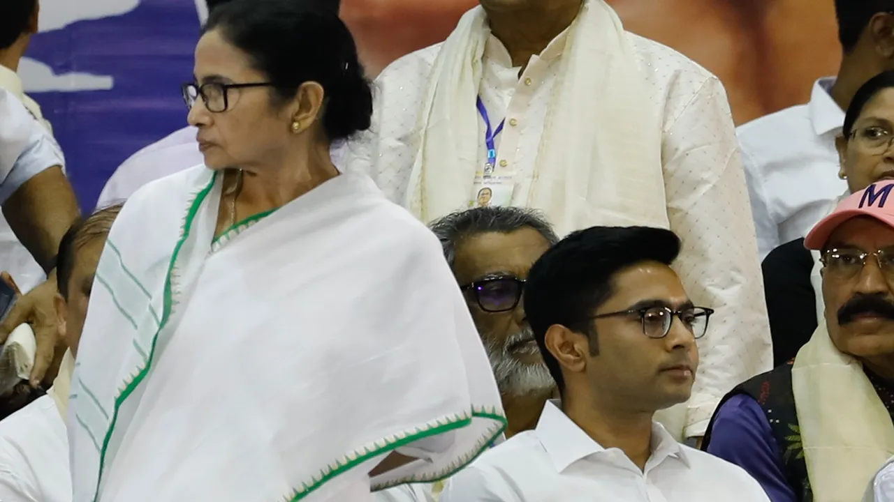 Mamata-Abhishek: ভোটার তালিকা কমিটির প্রথম বৈঠকে অনুপস্থিত অভিষেক বন্দ্যোপাধ্যায়