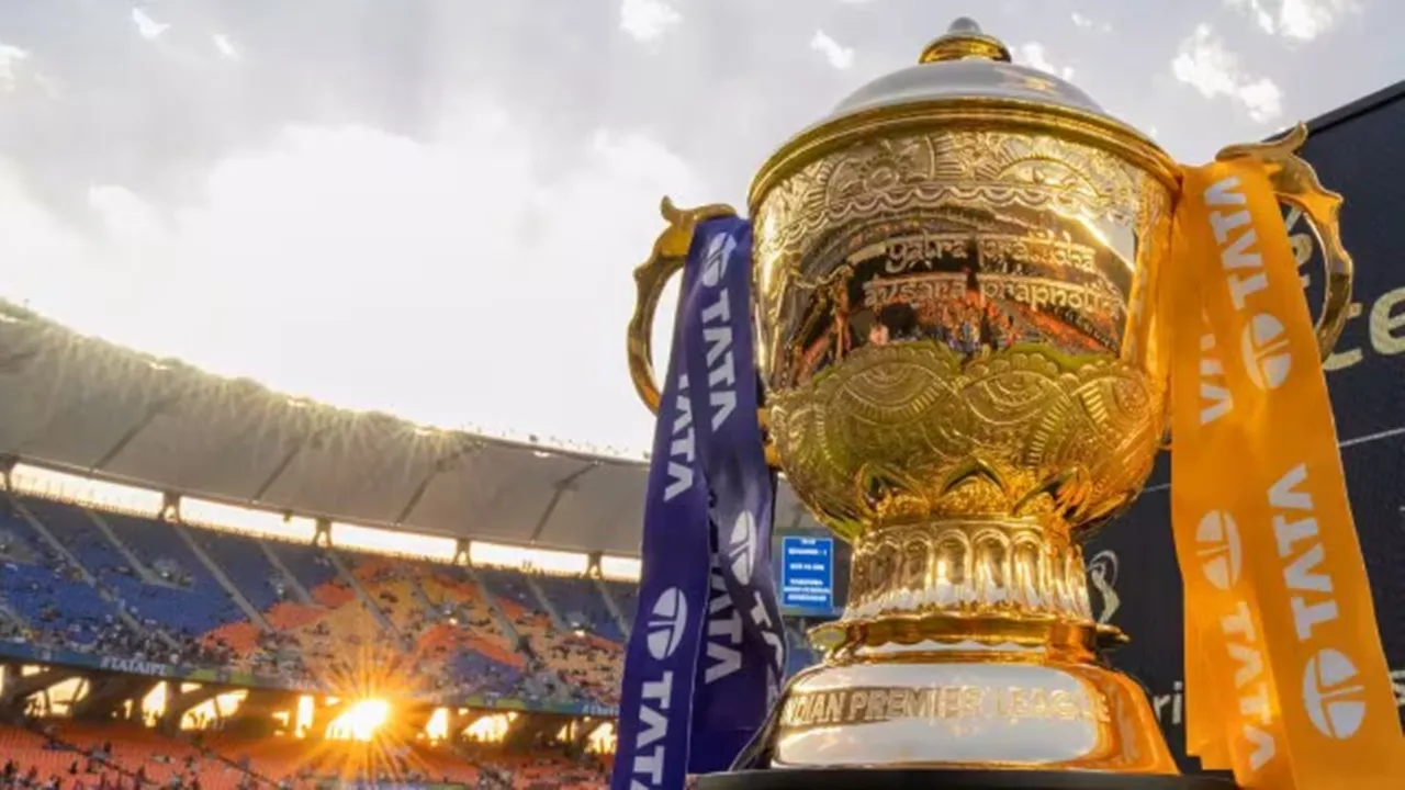 IPL Trophy 2025: আইপিএলের টিকিট কীভাবে বুক করবেন, দেখে নিন