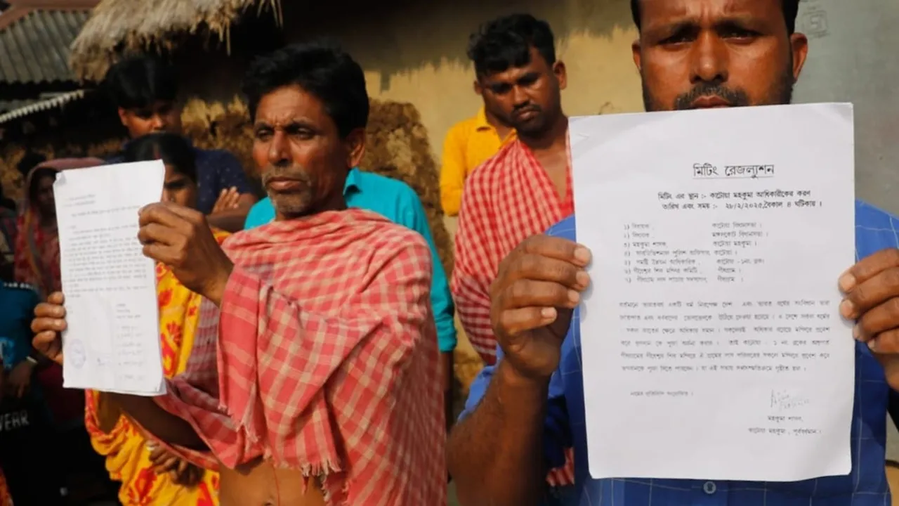 denied entry to bengal village temple 130 dalit families wage battle for rights: পূর্ব বর্ধমান কাটোয়া গিধগ্রাম শিব মন্দিরে ঢোকা নিষেধ দলিতদের