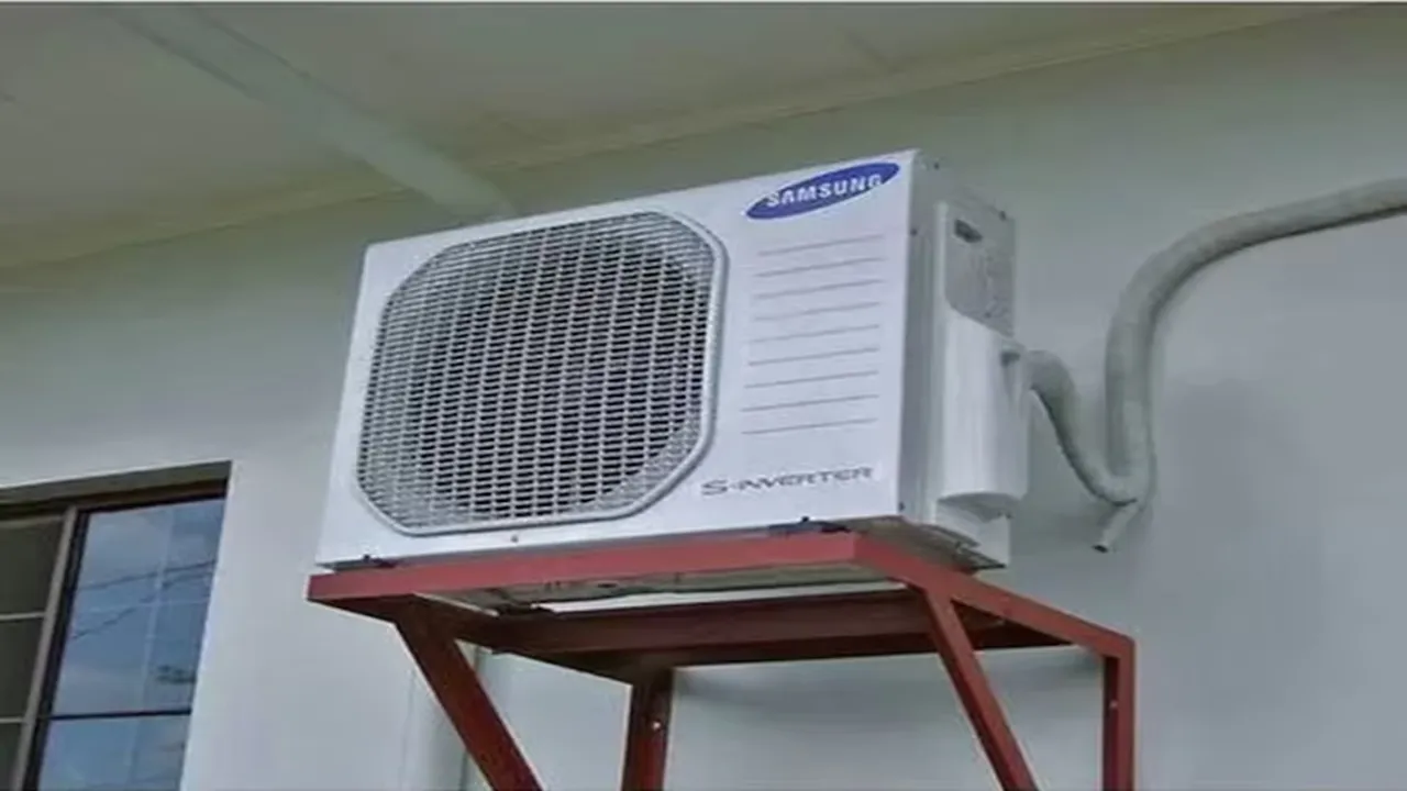 Installing ac outdoor unit you should be aware of these mistakes to protect it from falling