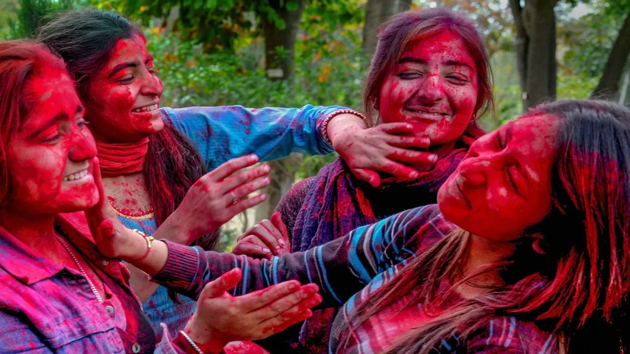 Holi Skin Care Tips: হোলির রঙে উপস্থিত রাসায়নিকগুলি ত্বকের অনেক ক্ষতি করে