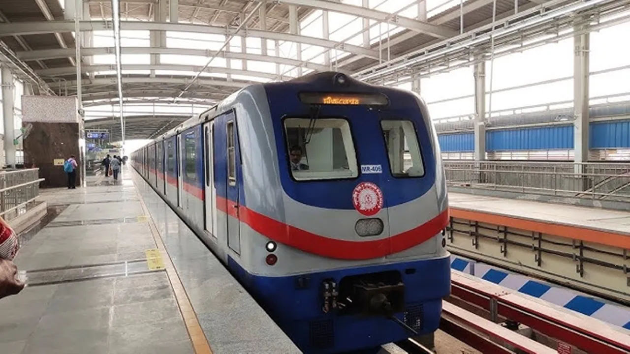 Kolkata Metro will run extra services on Saturday and Sunday before Puja, কলকাতা মেট্রো, দুর্গাপুজো