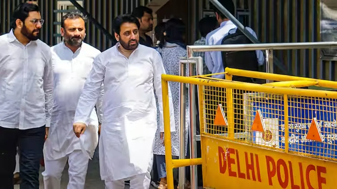 Amanatullah Khan Arrest: 