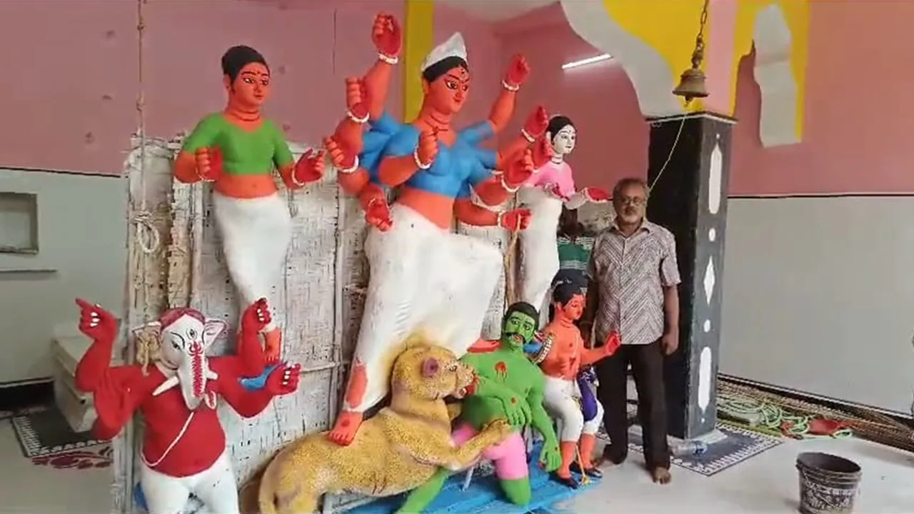 Malda, Sen Bari Durga Puja, Durga Puja 2024, মালদা, ইংরেজবাজার, সেন বাড়ি দুর্গাপুজো