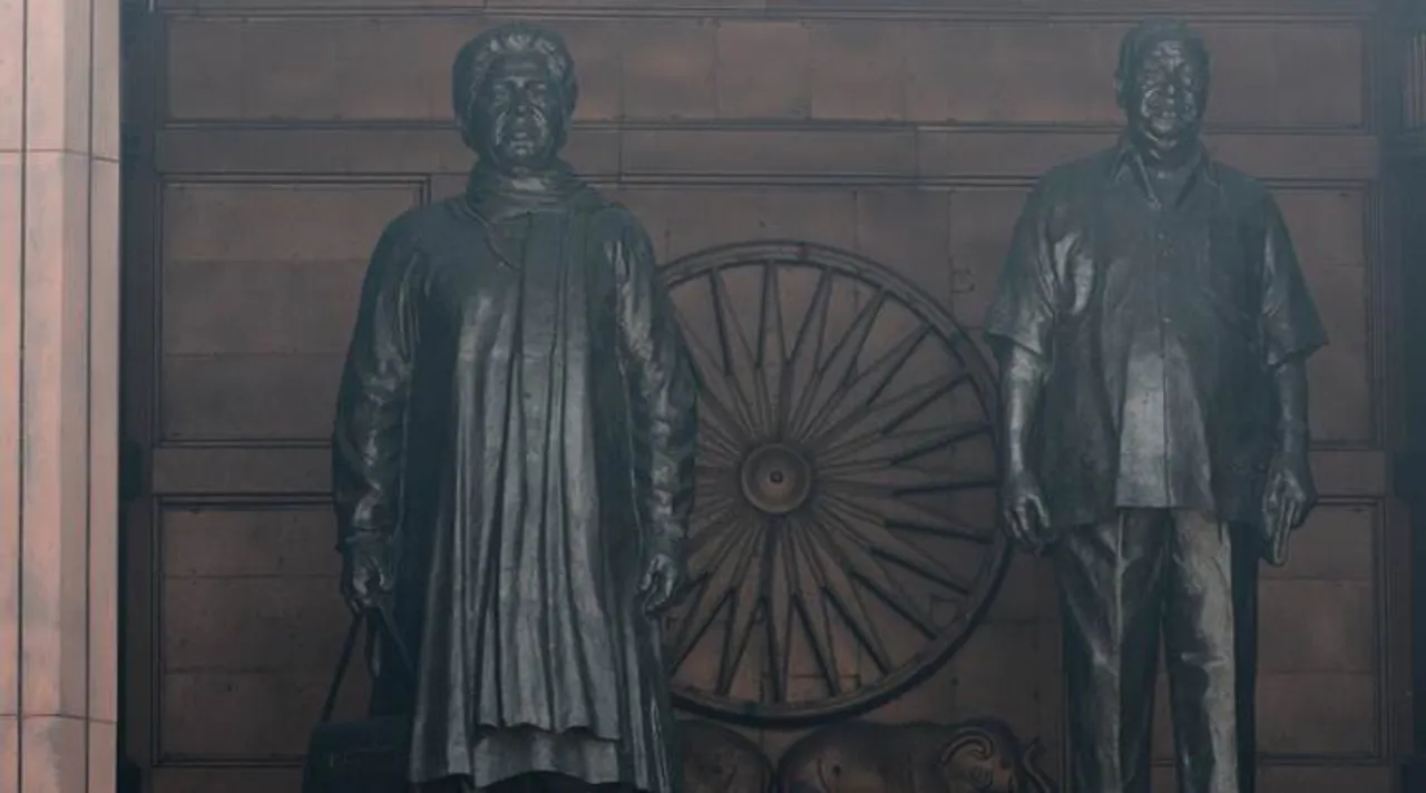 mayawati statue