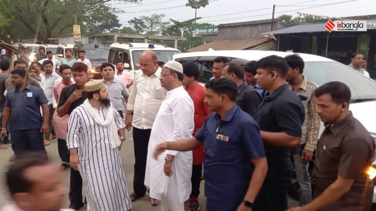 Bengal Minister Firhad Hakim stopped by Villagers before entering Anish Khan's house
