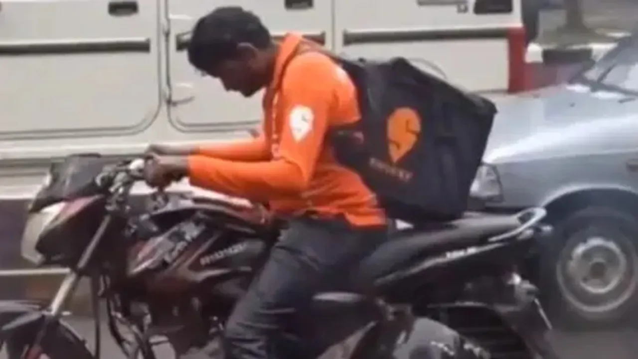 vijayawada,indian police service,dipanshu kabra,swiggy,swiggy delivery agent,swiggy delivery executive,viral video