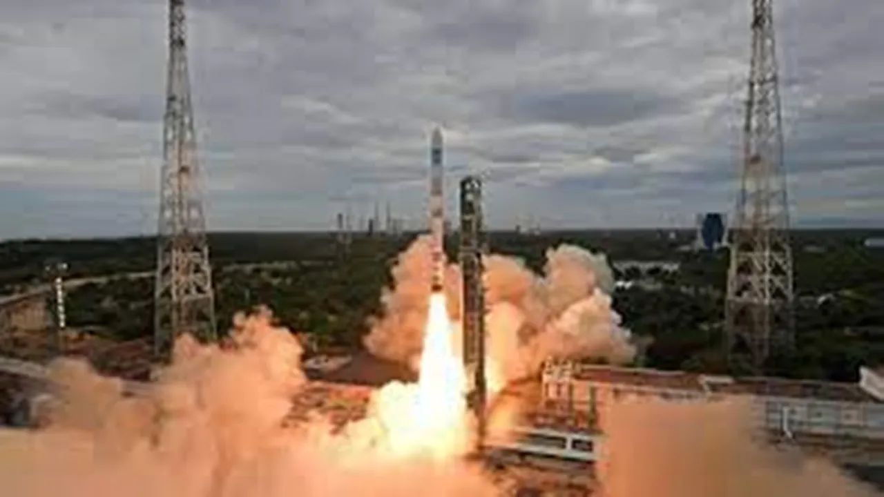 Isro launches 36 OneWeb satellites precisely