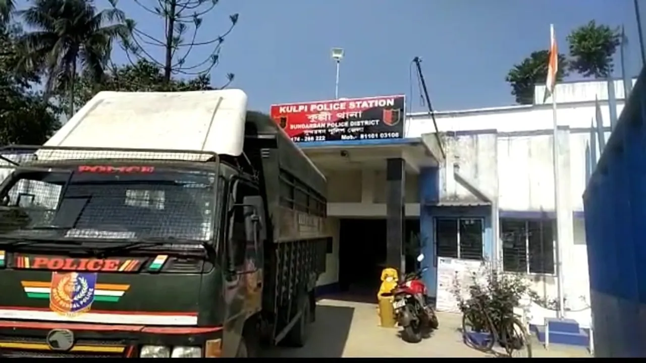 housewife and a youth beaten at s24 pgs kulpi