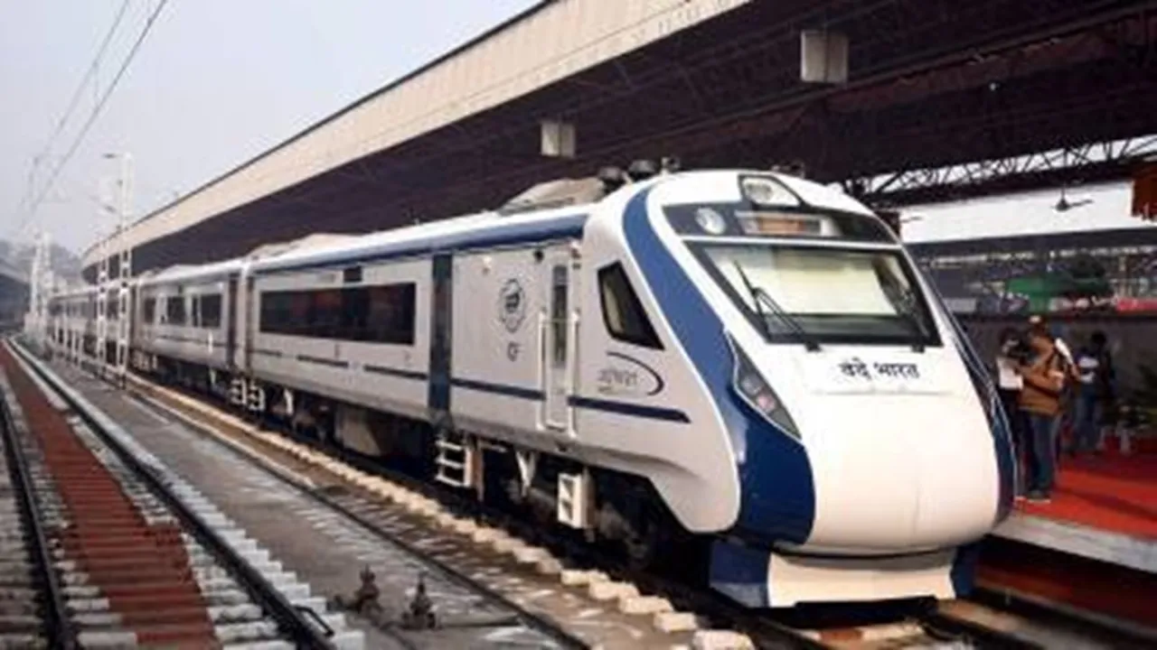 patna howrah vande bharat express is about to start