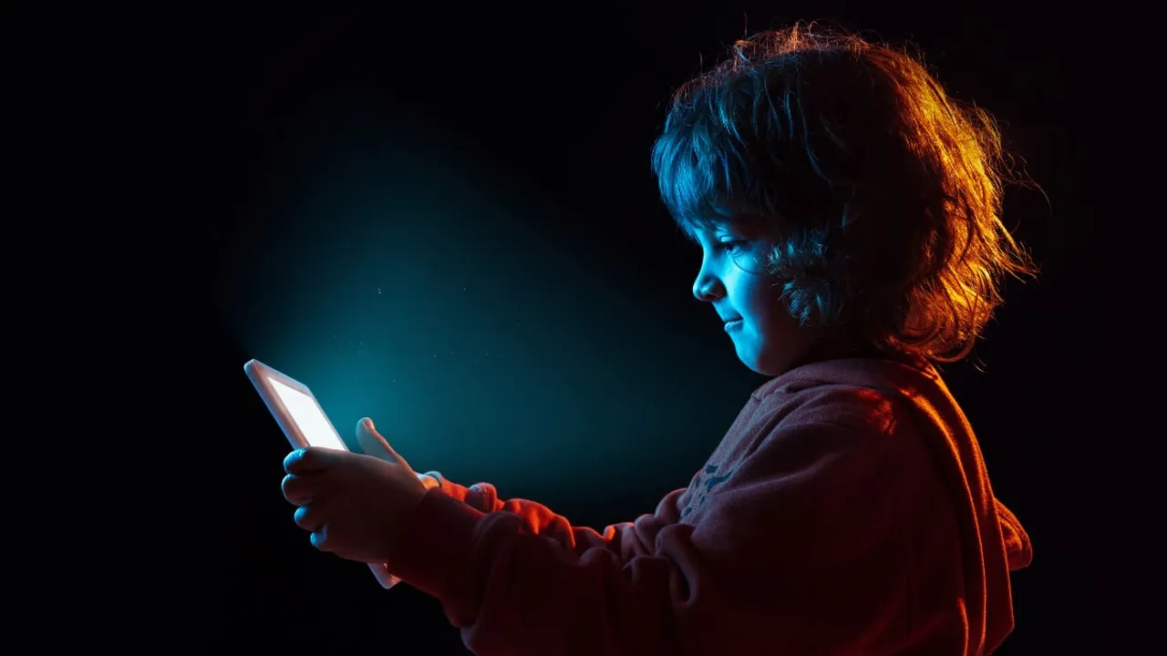 TIPS TO BREAK MOBILE ADDICTION IN CHILDREN