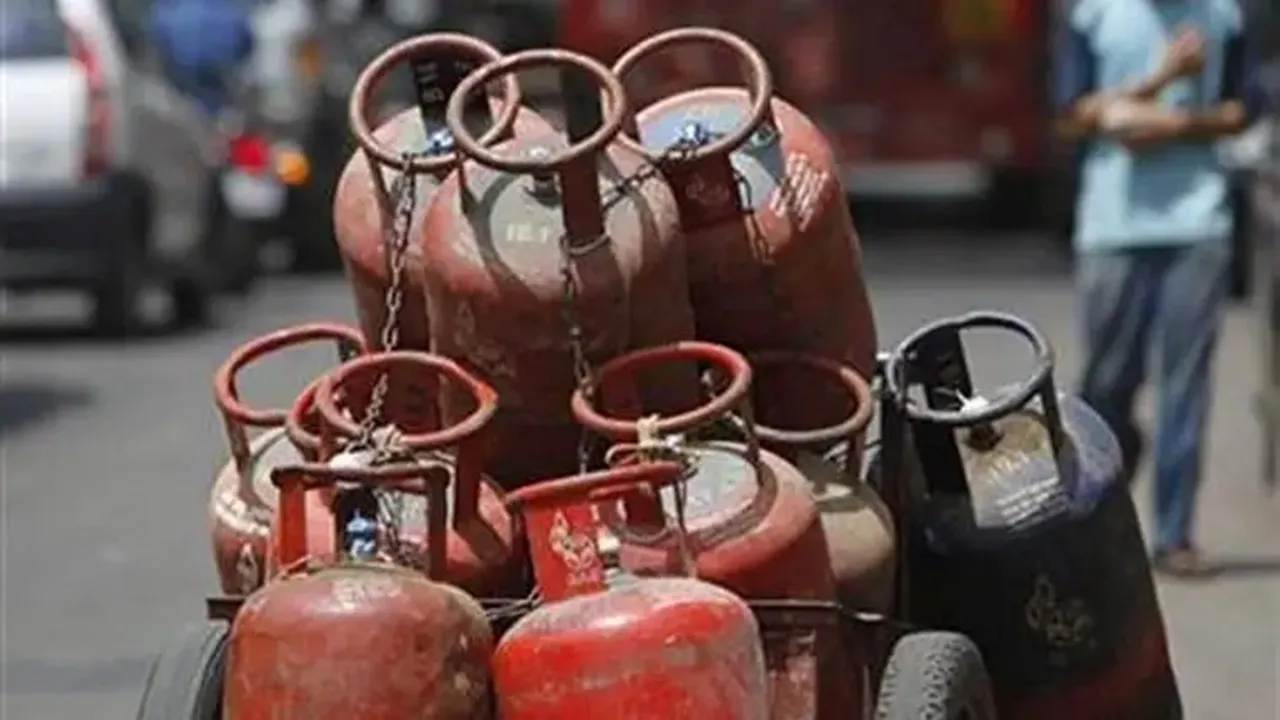 commercial LPG Cylinder Price hiked in kolkata