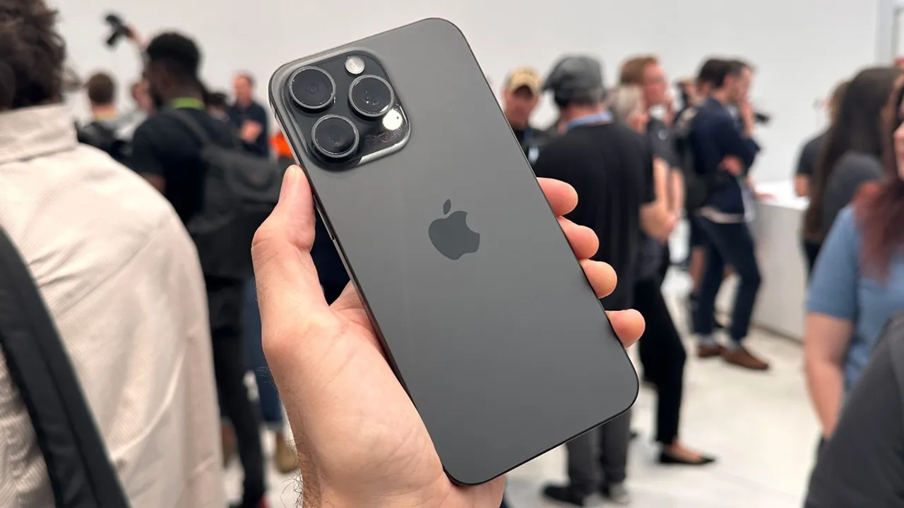 iPhone 14,iPhone 15,Tech news, iPhone 14 and 15 discount, best deal, apple, bank offers, year end sale 2023