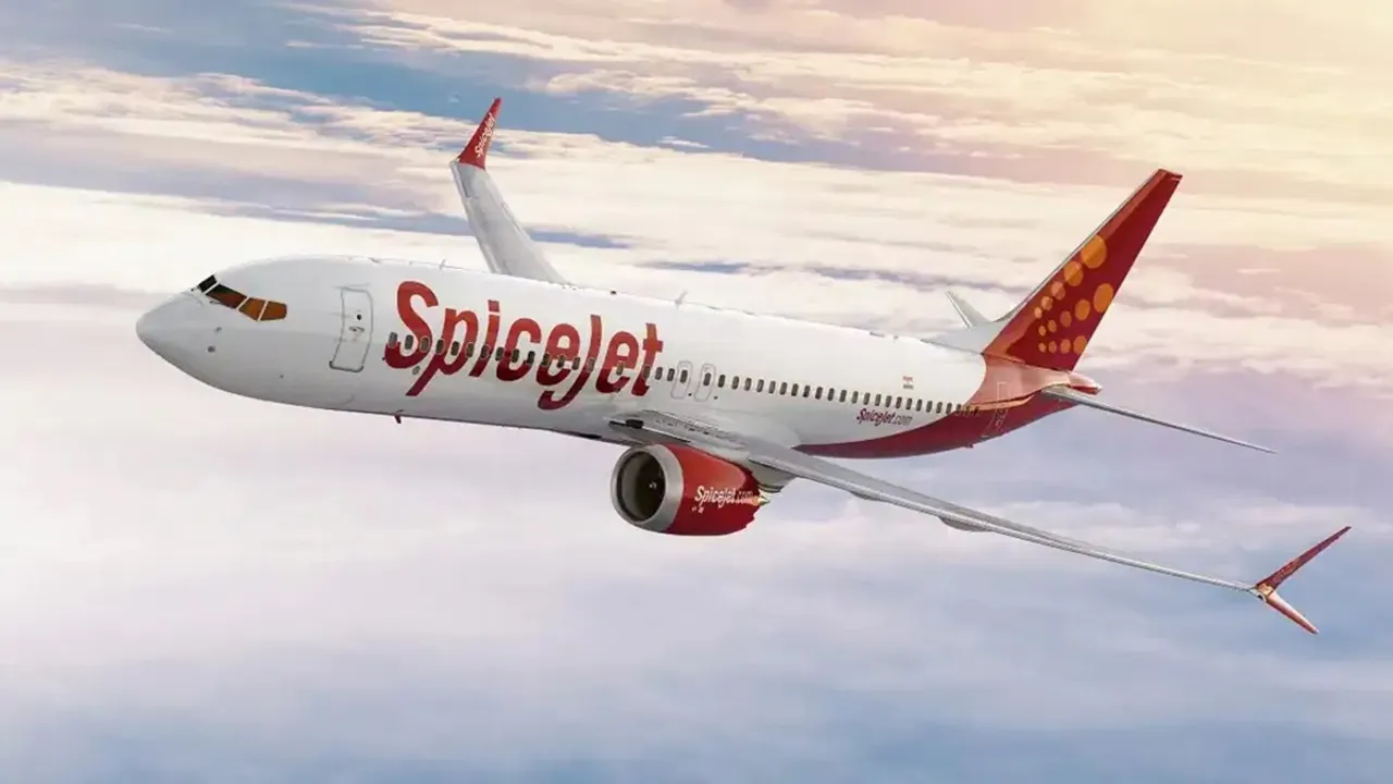 SpiceJet"," toilet"," lavetory"," passenger gets stuck"," Mumbai Bengaluru flight"