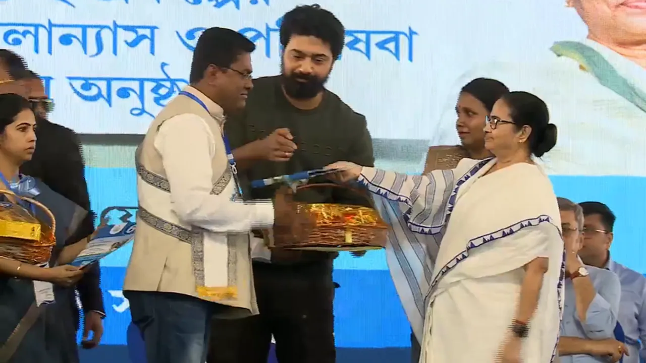 Mamata Banerjee Dev on Ghatal Master Plan in Arambag