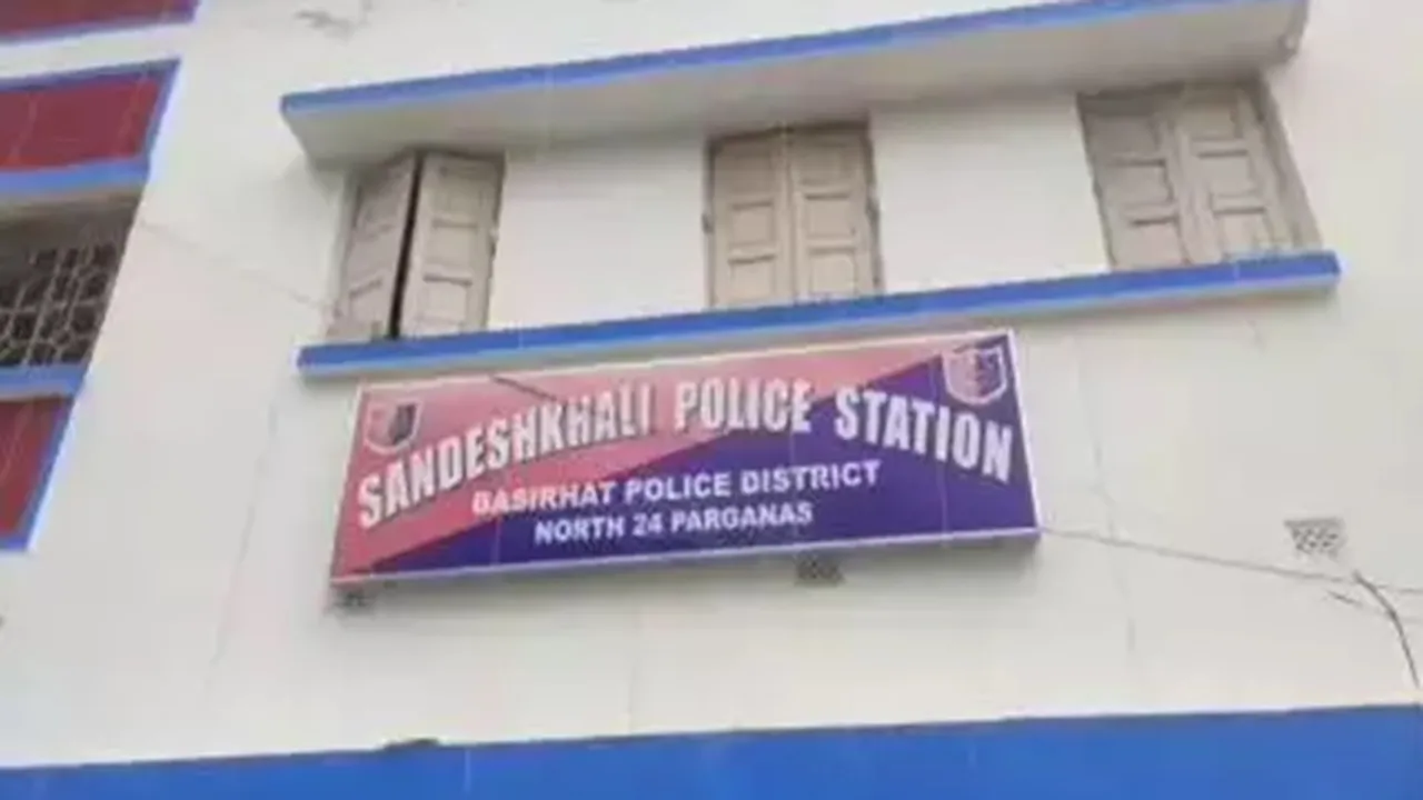 sandeshkhali police station oc transfer , সন্দেশখালি থানার ওসি বিশ্বজিৎ সাঁপুই বদল