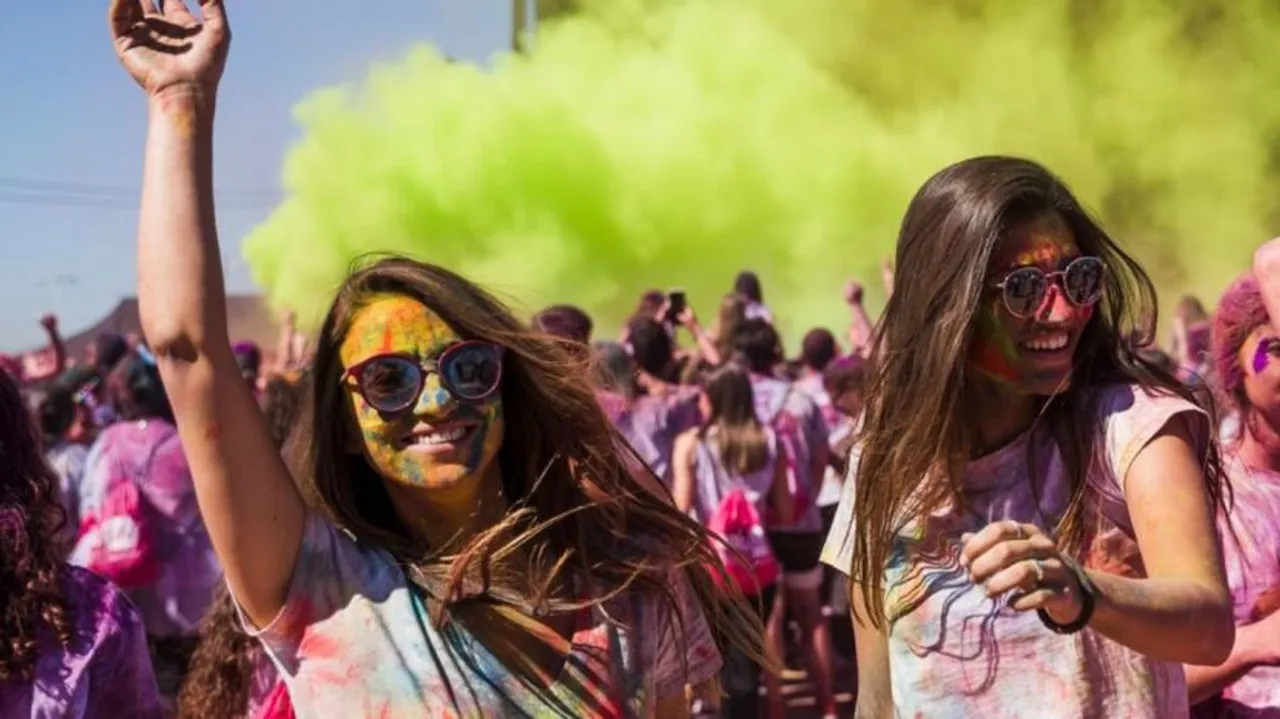 Holi 2024: দোলে মাখুন প্রাকৃতিক রং, এই ৫টি রং কীভাবে বাড়িতে তৈরি করবেন তা জানুন