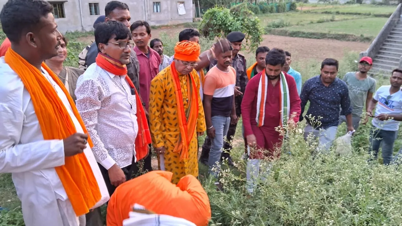 Tmc mocks BJP candidate Asim Sarkar campaigning style in Bardhaman Purba