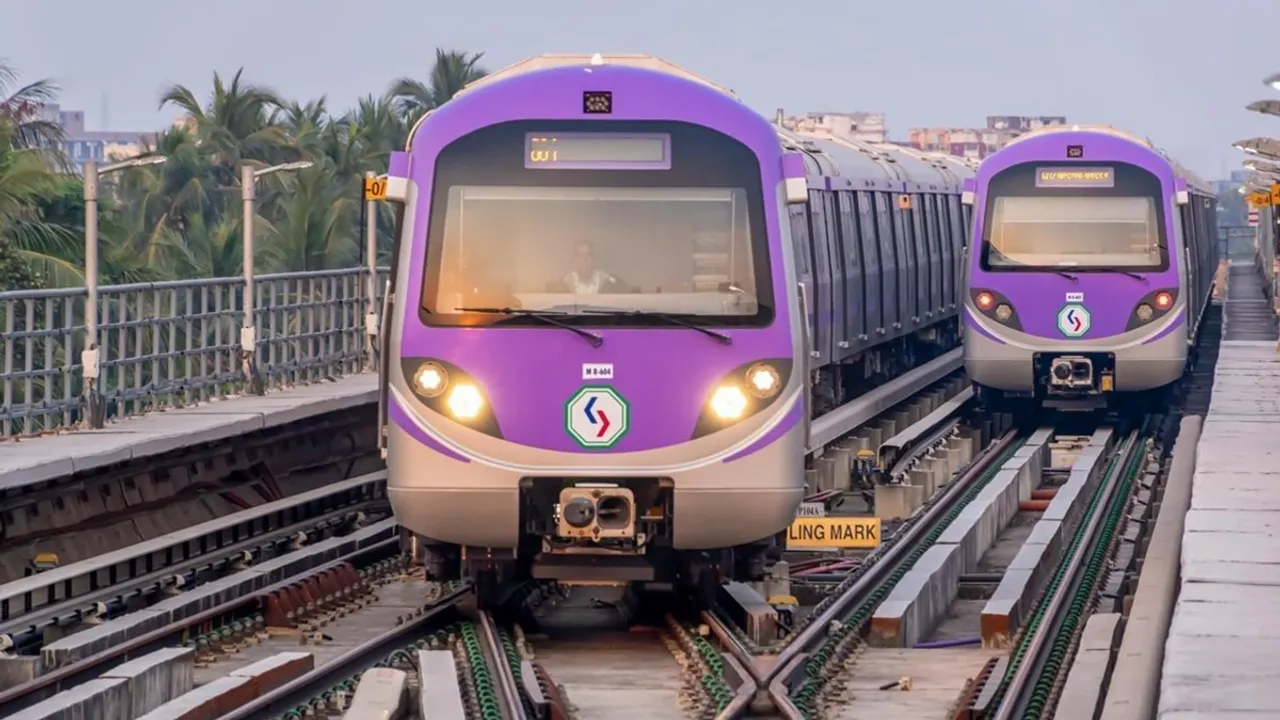 list of gates remaining open for commuters in night at blue line in kolkata metro