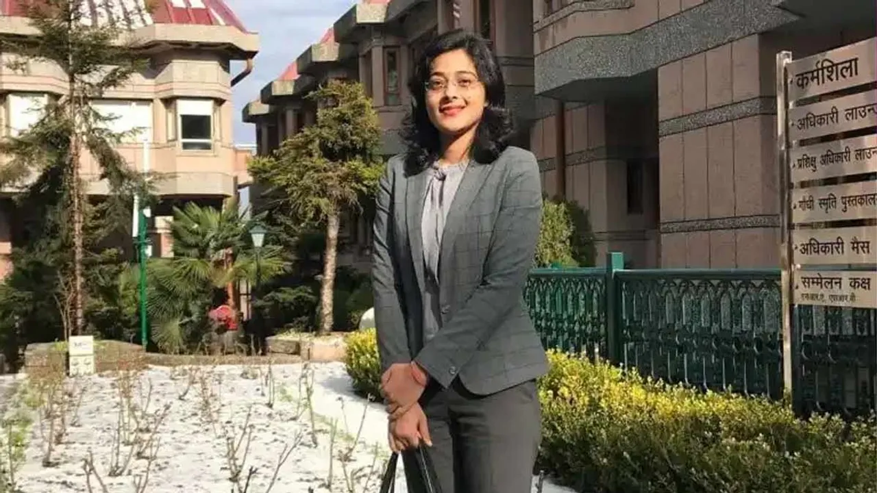 IAS Surabhi Gautam, UPSC Topper, UPSC Success Story