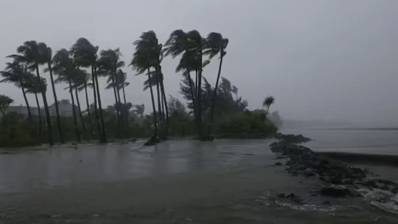 Cyclone Remal Update chances of rainfall in several district shortly