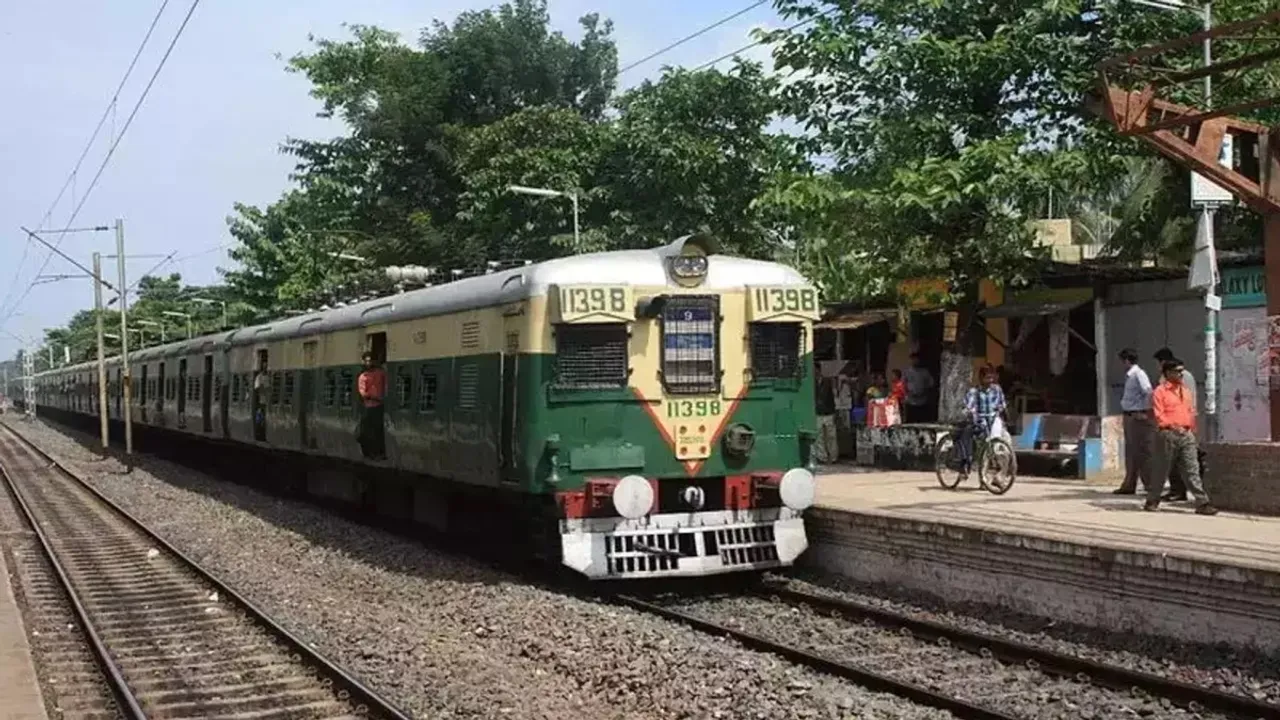 Local Train, Sealdah Division, Eastern Railway