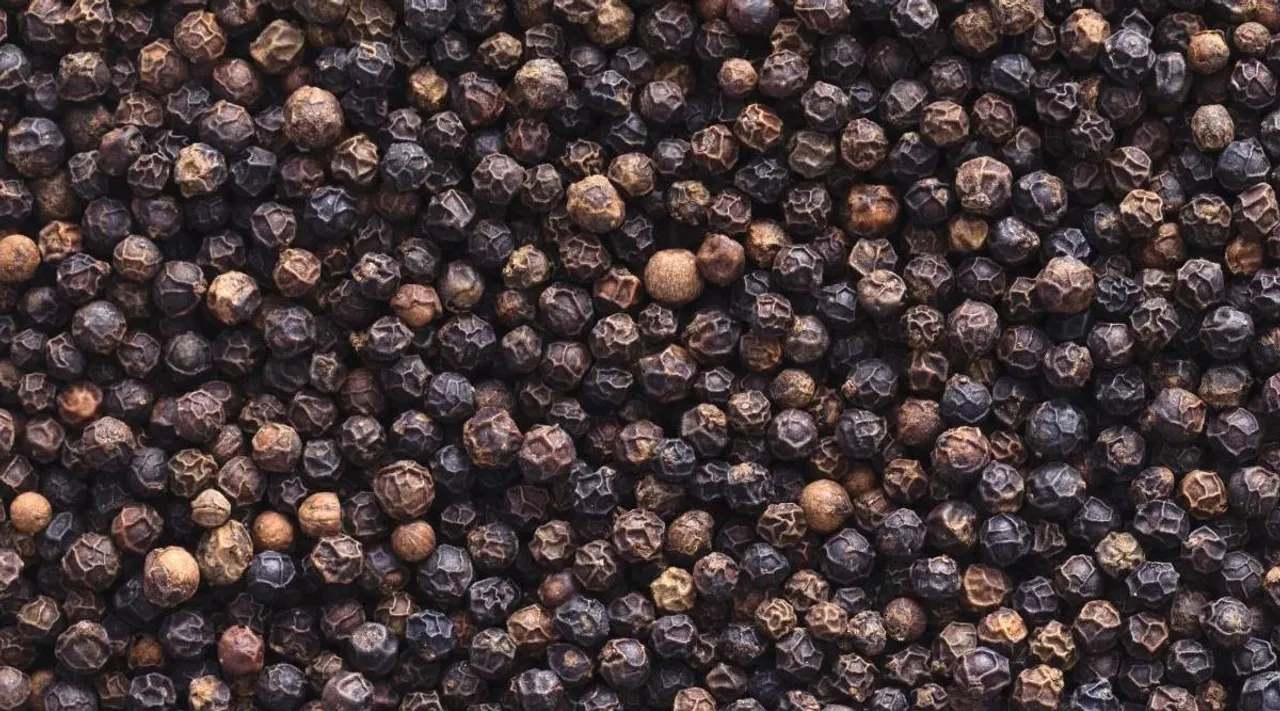 കുരുമുളകിൽ മായം കലർന്നിട്ടുണ്ടോ? കണ്ടുപിടിക്കാൻ എളുപ്പ വഴി