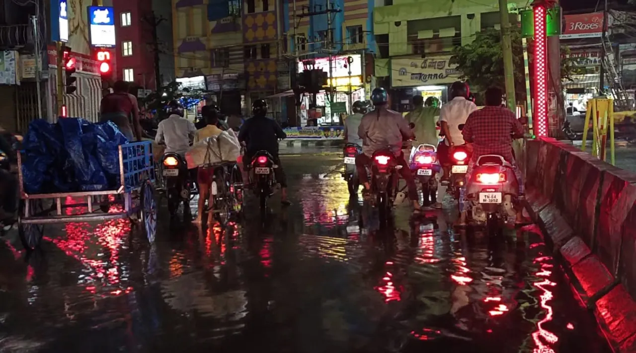 Madurai rain road