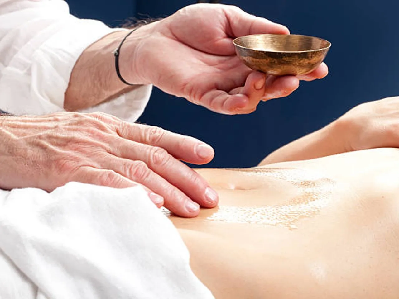 oil in navel