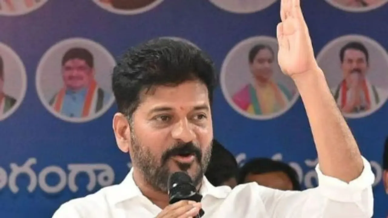 Telangana CM Revanth Reddy responds opposition criticism Delhi trip PM Modi Tamil News 