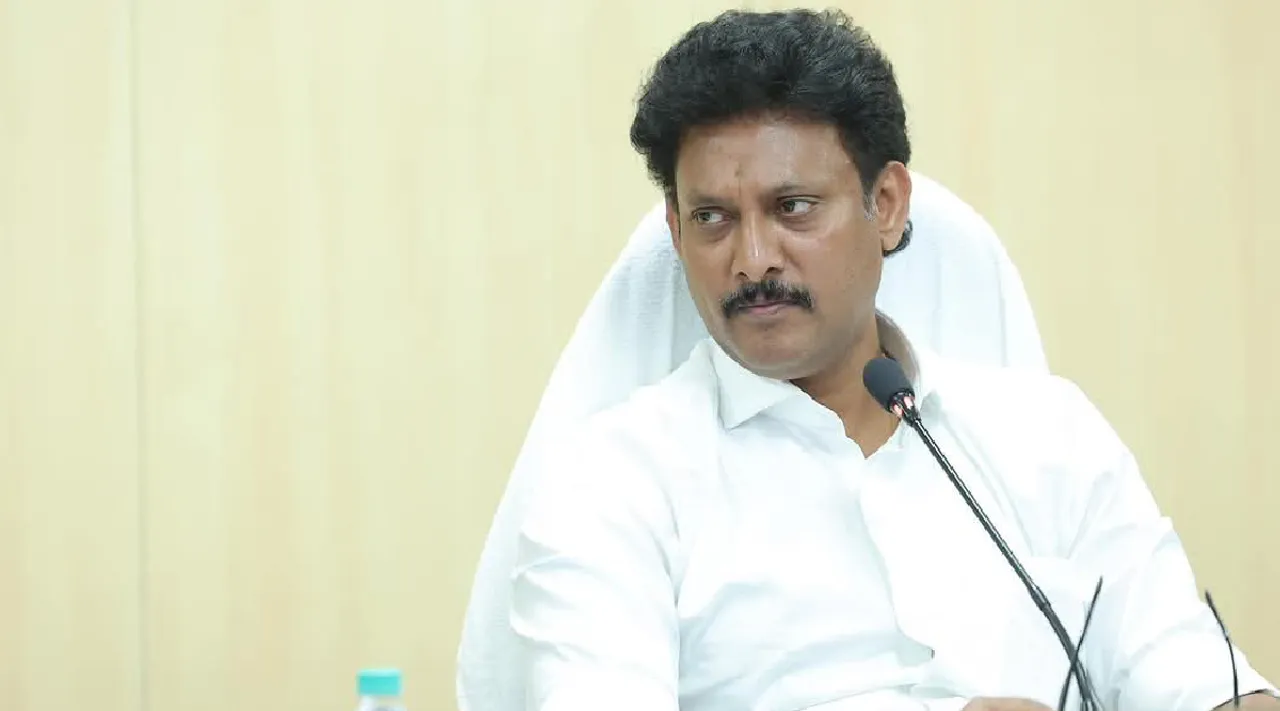TN Education Minister Anbil Mahesh on privatizing 500 govt schools Tamil News  