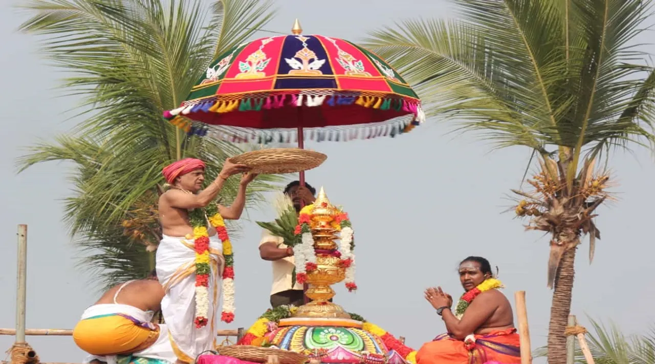 Punnainallur temple