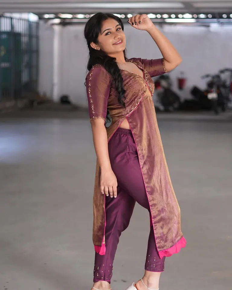 இவங்க யார் வம்புக்கும் போறதில்லையாம்: ரவீனா தாஹா ரீசன்ட் க்ளிக்ஸ் வைரல்!