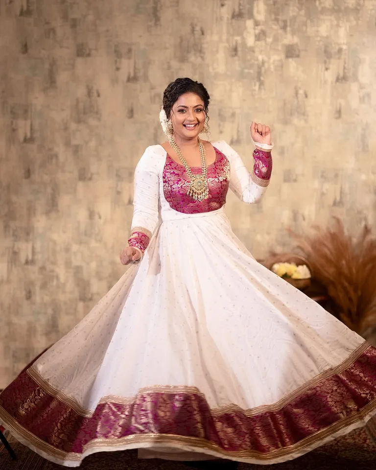 gomathi Priya Sunday Clicks