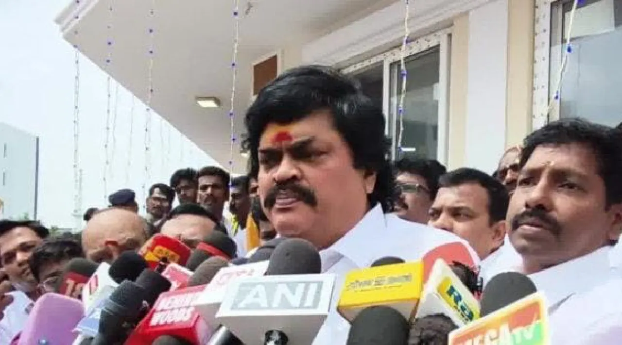 Rajenthra Bhalaji ADMK attack O Panneerselvam Tamil News 