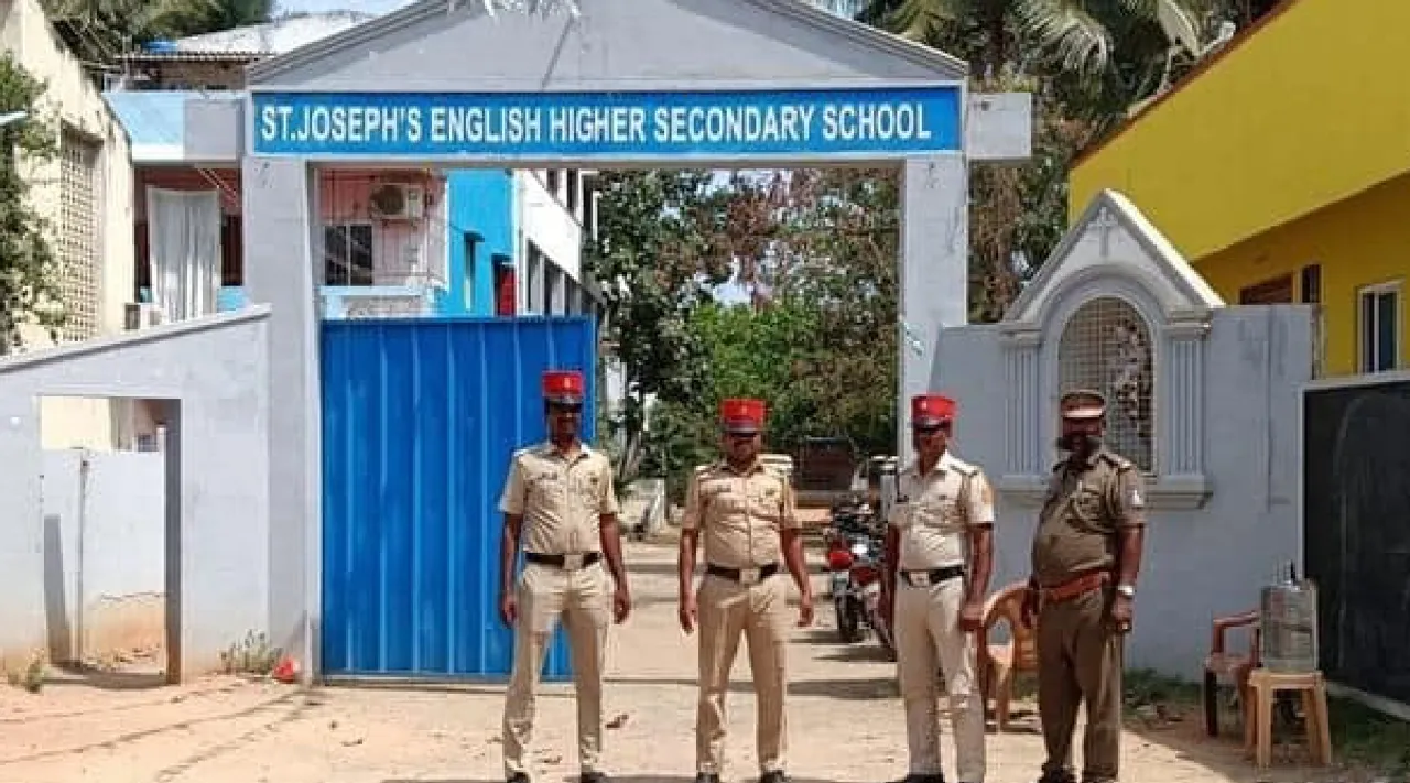 Puducherry Thavalakuppam schoolgirl sexual assault case investigation officer changed Tamil News  