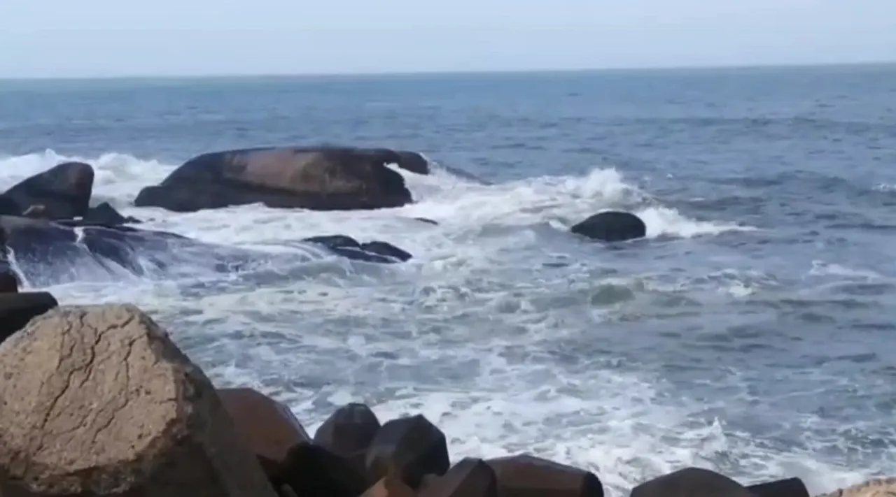kumai kallakadal