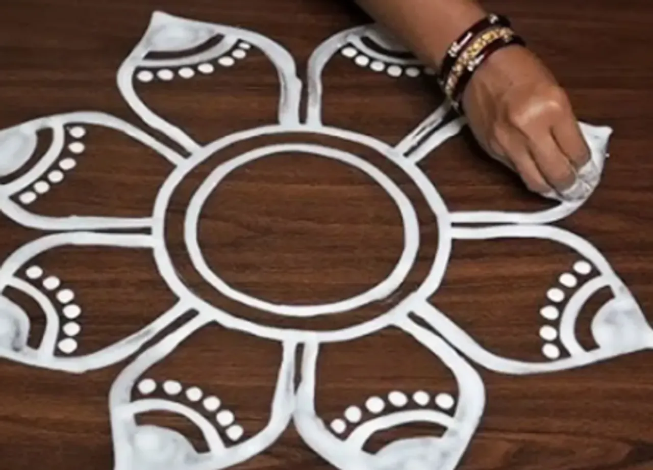 pacharisi maavu kolam