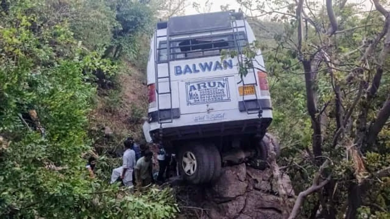 9 pilgrims dead as bus falls into a gorge in J&K