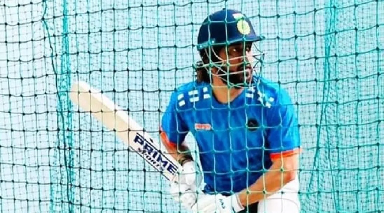 MS Dhoni IPL 2024 New bat sticker goes viral social media heartwarming reason Tamil News 
