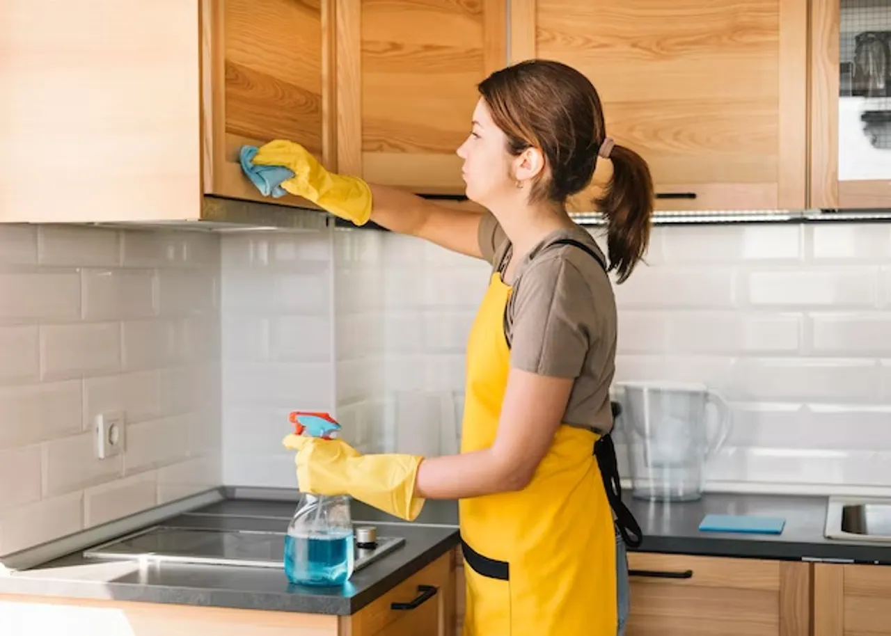 clean kitchen tips baking soda