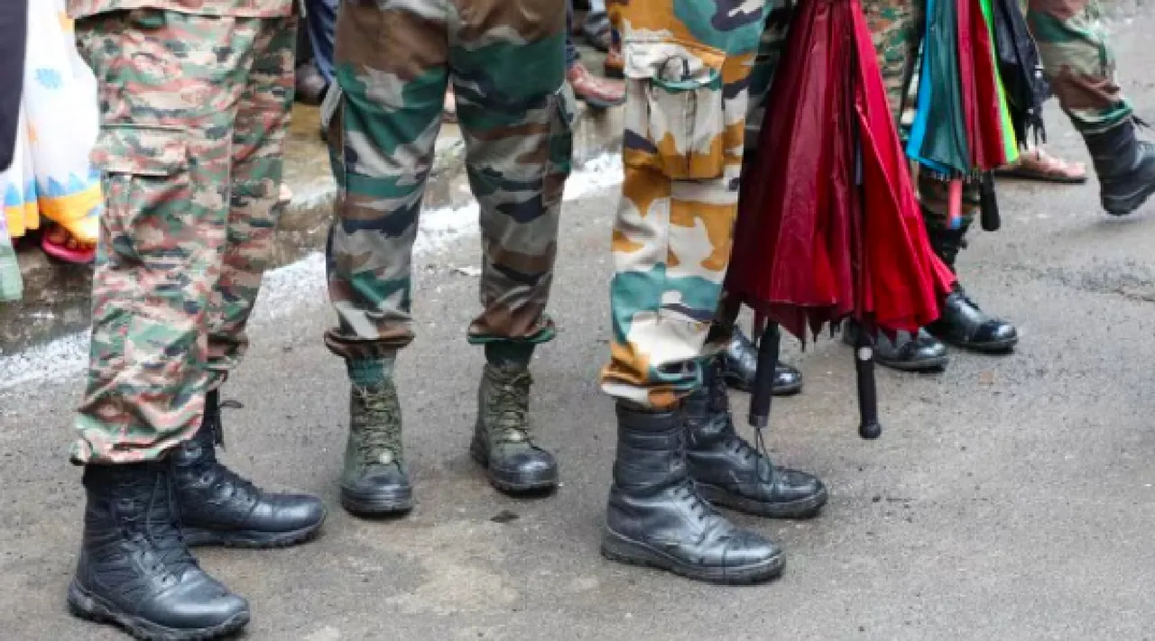 Madhya Pradesh two Army officers assaulted woman friend gang raped Tamil News 