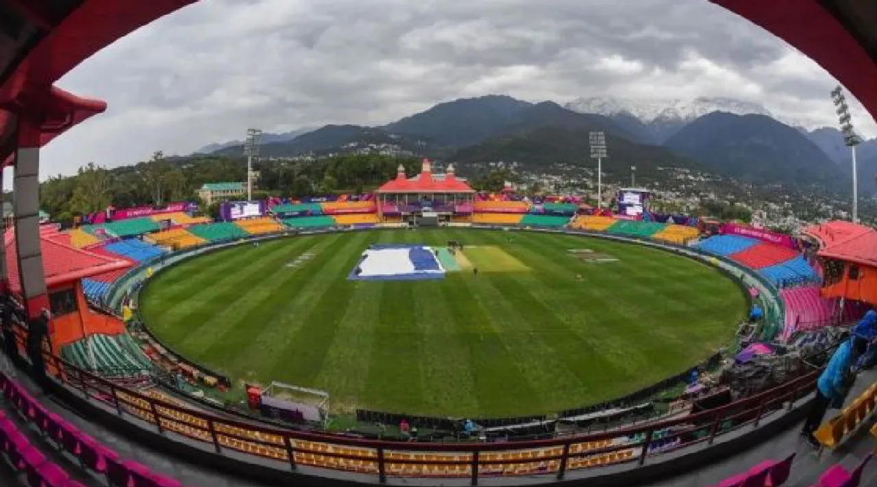 India challenge to make rainy chilly Dharamsala non English pitch Tamil News 